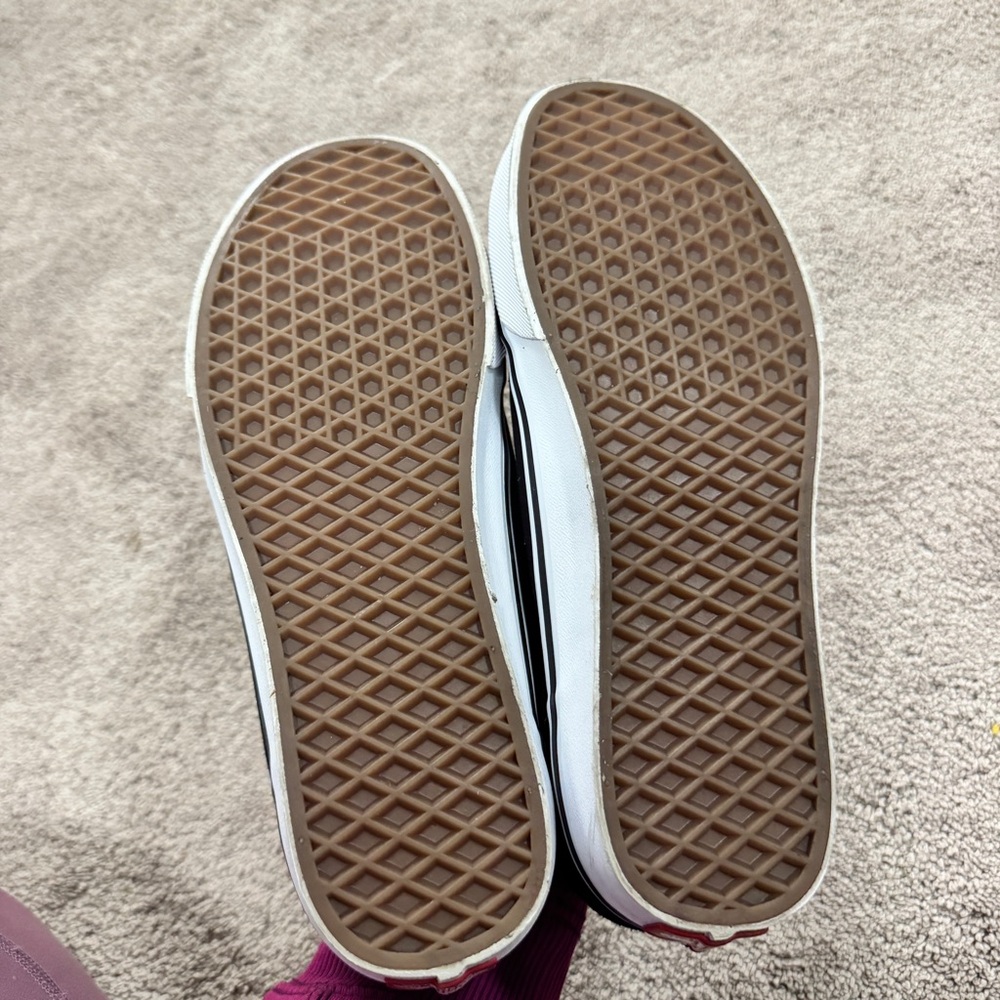 Vans Black and White Old Skool Low-Top Sneakers - Picture 6 of 6